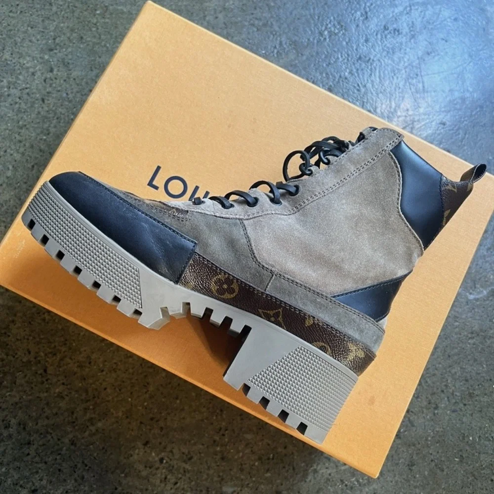 Louis Vuitton Taupe and Black Boots - Picture 6 of 9